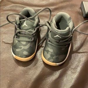 Camo Jordan Nike’s Size 4c